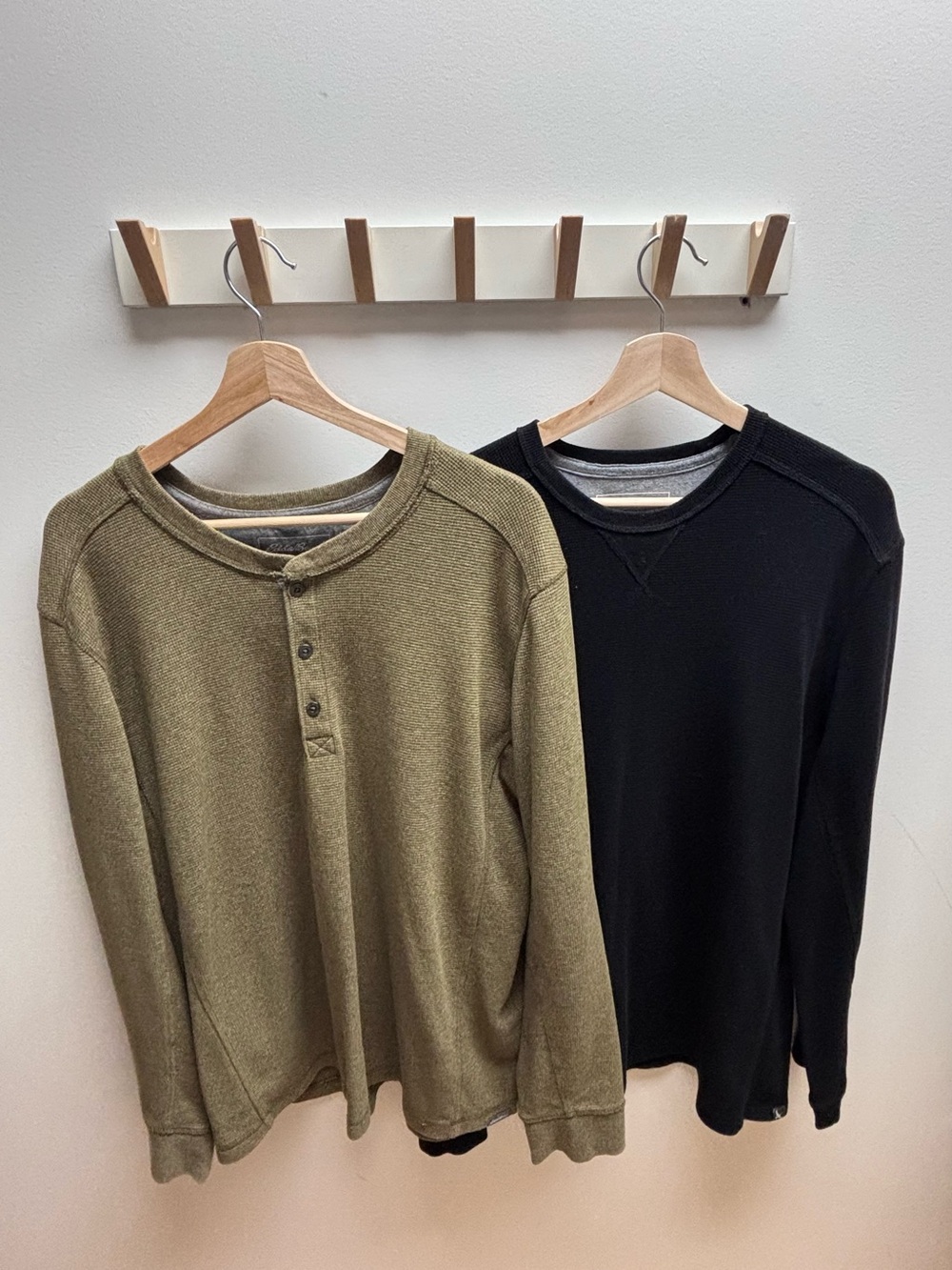 Eddie Bauer Olive & Black Henley Crewneck Set